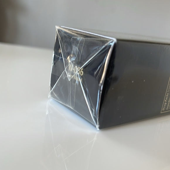 Bobbi Brown Intensive Serum Foundation SPF 40/30 W-056 - Picture 8 of 8